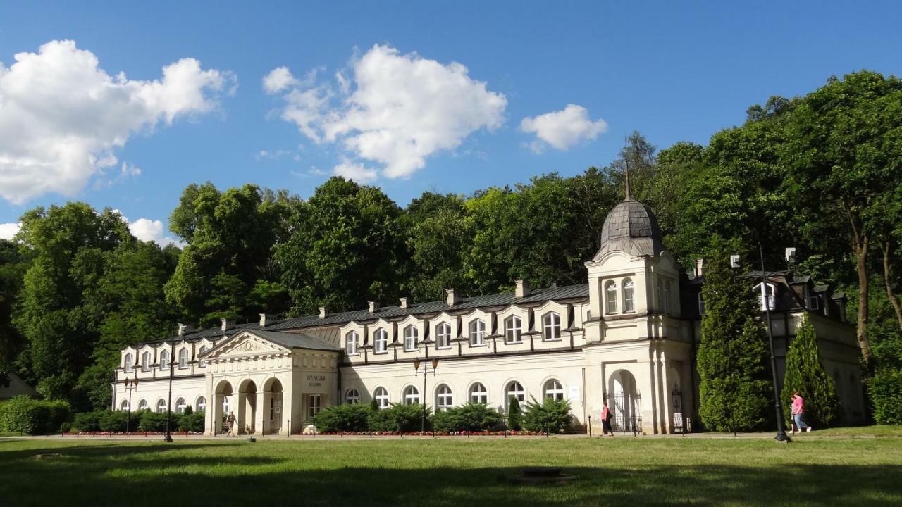Apartament Parkowy Naleczow Bagian luar foto
